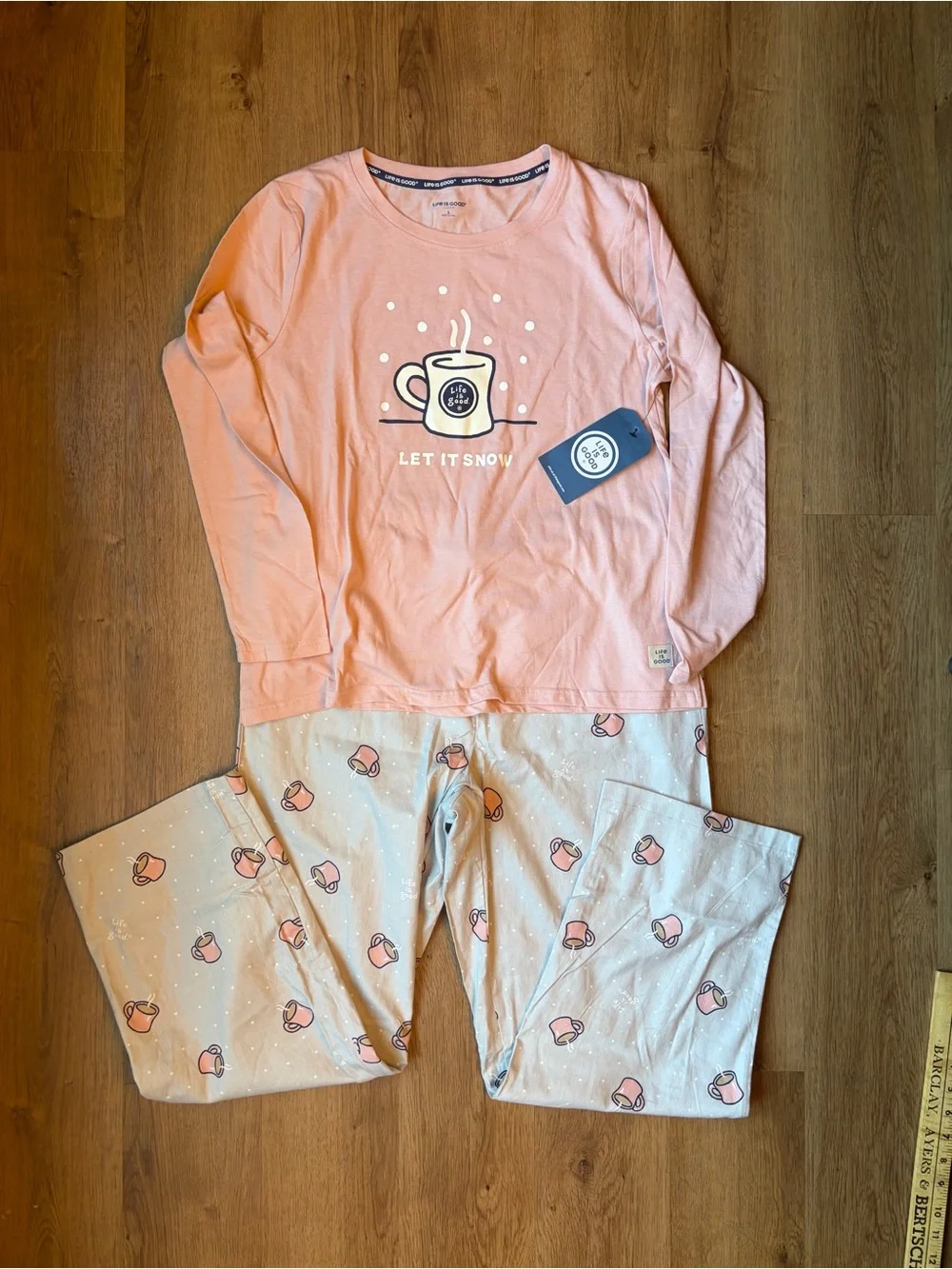Life Is Good NWT Women’s Pajama Set Pink Let It Snow Coffee Mug Sleepwear Size L